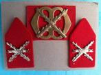 Kraagspiegels en baretembleem  : chassé, Verzamelen, Ophalen of Verzenden, Landmacht, Nederland, Embleem of Badge