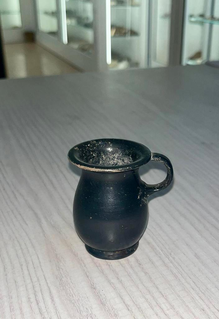 Uit een Griekse archeologische opgraving verkregen:, Antiek en Kunst, Antiek | Keramiek en Aardewerk, Ophalen of Verzenden