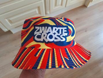 Zwarte Cross 2025 hoedje/ bucket hat beschikbaar voor biedingen