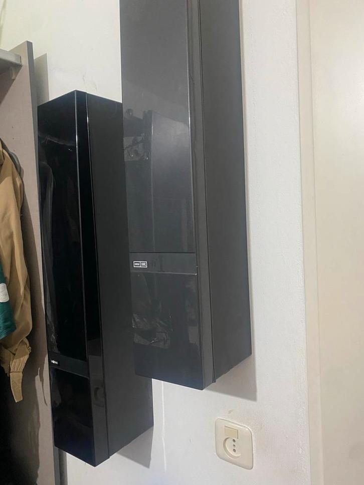 Zwarte wandkast, Huis en Inrichting, Kasten | Boekenkasten, Gebruikt, Minder dan 50 cm, 100 tot 150 cm, Minder dan 25 cm, Met deur(en)