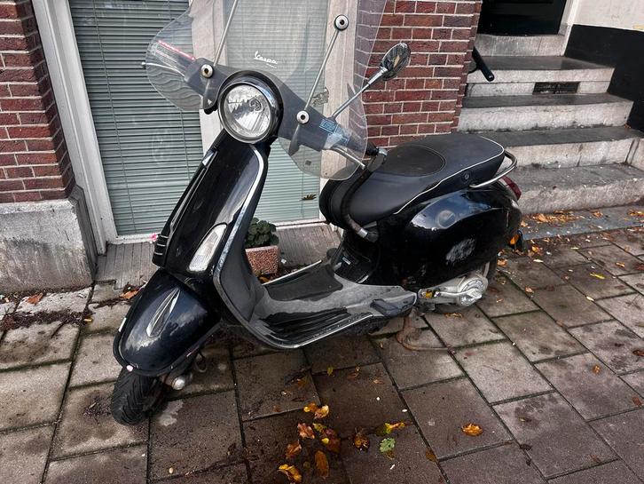 Vespa Primavera 4T Snor!, Fietsen en Brommers, Scooters | Yamaha, Gebruikt, Overige modellen, Maximaal 25 km/u, Benzine, Ophalen
