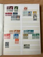 Nederland verzameling in insteekboek postfris v.a. 1960-2000, Ophalen of Verzenden
