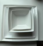 12 borden + 4 bakjes, Huis en Inrichting, Keuken | Servies, Ophalen, Zo goed als nieuw, Overige stijlen, Bord(en)