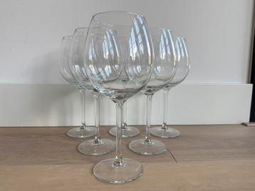 6 wijnglazen. 23,5 cm hoog. Diameter 9 cm. beschikbaar voor biedingen