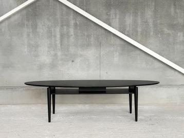 Scandinavische coffeetable beschikbaar voor biedingen