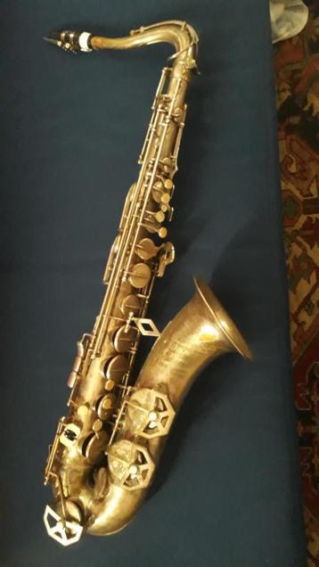 Tenor saxofoon beschikbaar voor biedingen
