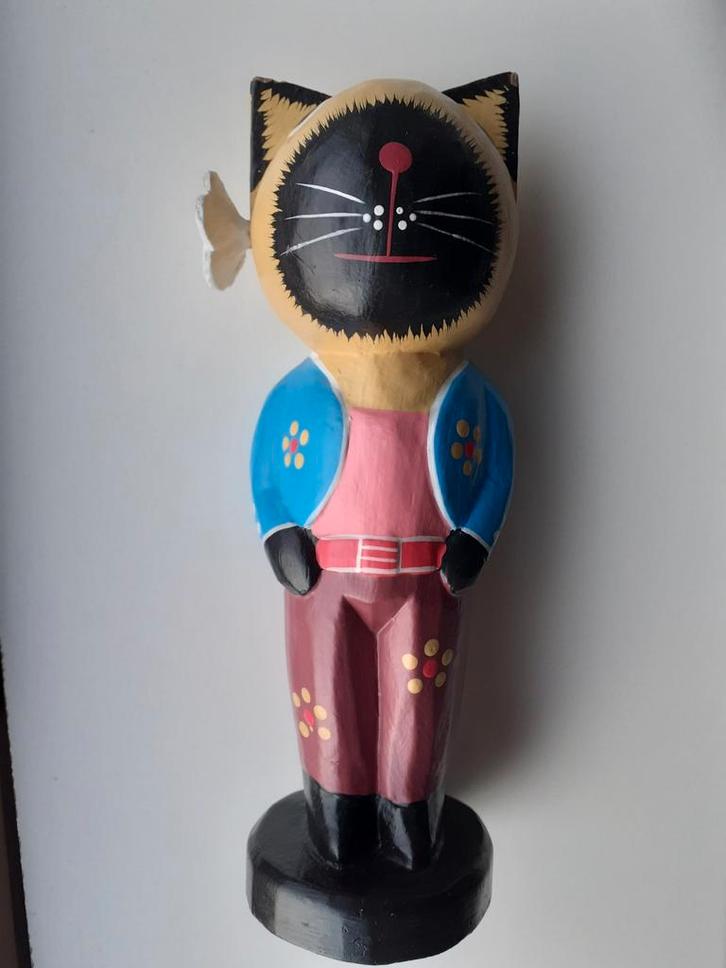 Houtgesneden poes beeld 24cm, kleurrijk beschilderd, Spelcomputers en Games, Games | Overige, Gebruikt, Ophalen of Verzenden