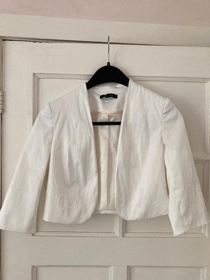 Wit jasje / bolero van Comma - maat 34, Kleding | Dames, Jasjes, Kostuums en Pakken, Zo goed als nieuw, Jasje, Maat 34 (XS) of kleiner