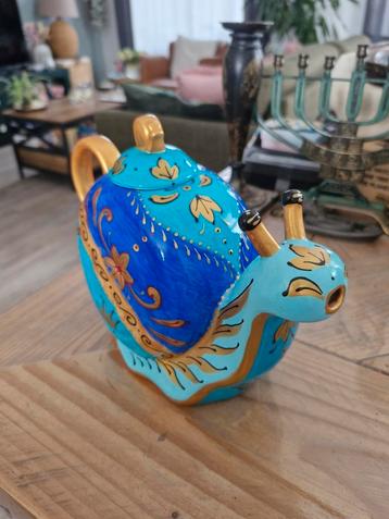 Design Slak theepot. beschikbaar voor biedingen