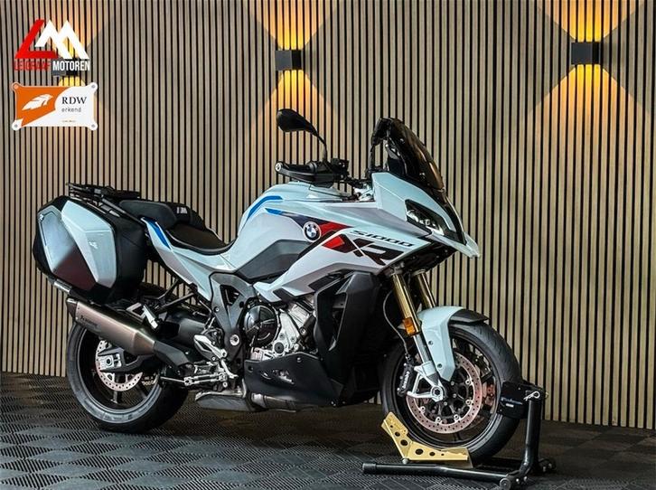 BMW S 1000 XR - 2025 - Alle pakketten - Koffers - Akrapovic, Motoren, Motoren | BMW, Bedrijf, Overig, meer dan 35 kW, 4 cilinders