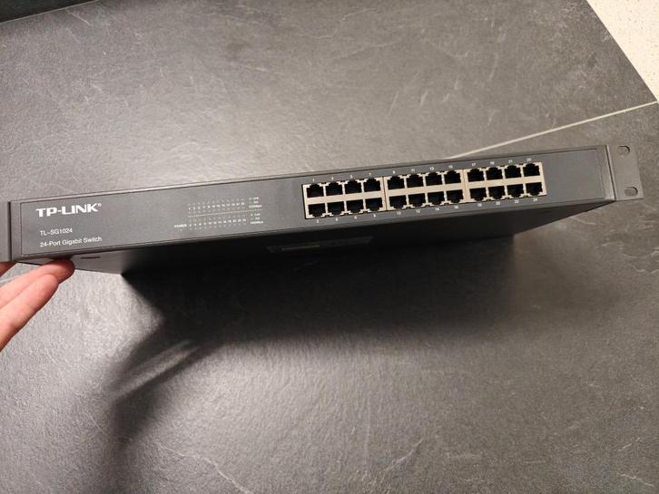 TP-Link TL-SG1024 Switch – 24-poorts Gigabit, Computers en Software, Netwerk switches, Gebruikt, Ophalen