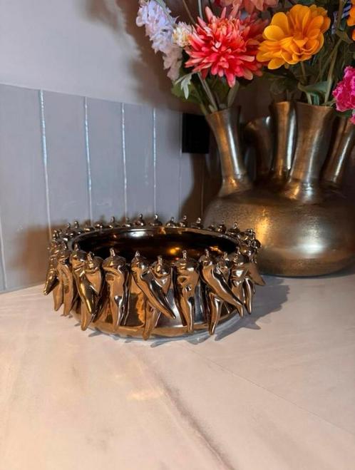 Gouden/bronze ronde fruitschaal met pepers, Huis en Inrichting, Woonaccessoires | Schalen en Manden, Zo goed als nieuw, Schaal