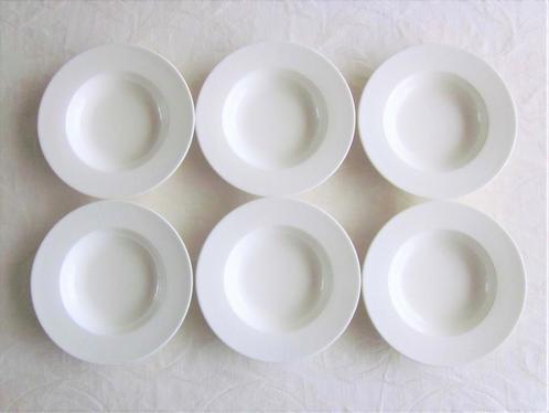 Impott 6 witte diepe borden met ribbeltjes randje D23cm H4cm, Huis en Inrichting, Keuken | Servies, Zo goed als nieuw, Bord(en)