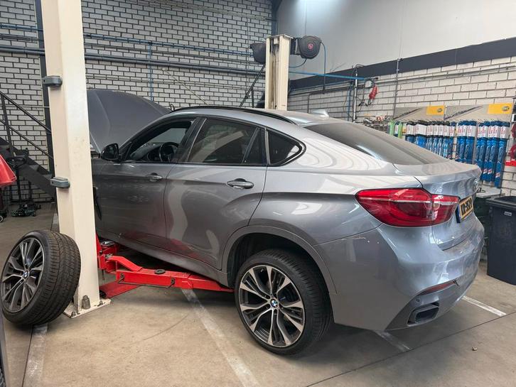 BMW X6 3.0 D Xdrive M50d AUT 2016 Grijs, Auto diversen, Schadeauto's, BMW, Automaat, Diesel, SUV of Terreinwagen, Zilver of Grijs