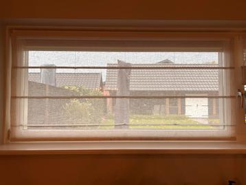 Vouwgordijn beschikbaar voor biedingen