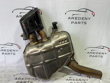 Audi RS4 B9 RS5 8W F5 Einddemper Uitlaat Links 8W0253611T beschikbaar voor biedingen