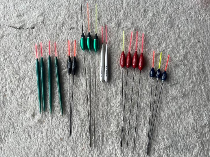 adv 262 / NIEUW mixset 18 dobbers, Watersport en Boten, Hengelsport | Witvissen, Nieuw, Dobber of Lood, Ophalen of Verzenden