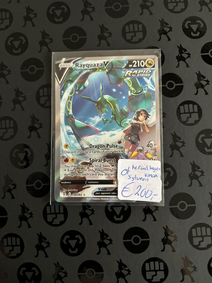 Rayquaza V - Evolving skies Pokemon kaart, Hobby en Vrije tijd, Verzamelkaartspellen | Pokémon, Zo goed als nieuw, Ophalen