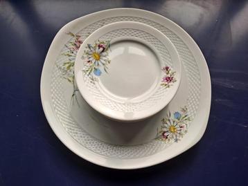 Gebaksschaal & gebak bordjes van Toro beschikbaar voor biedingen