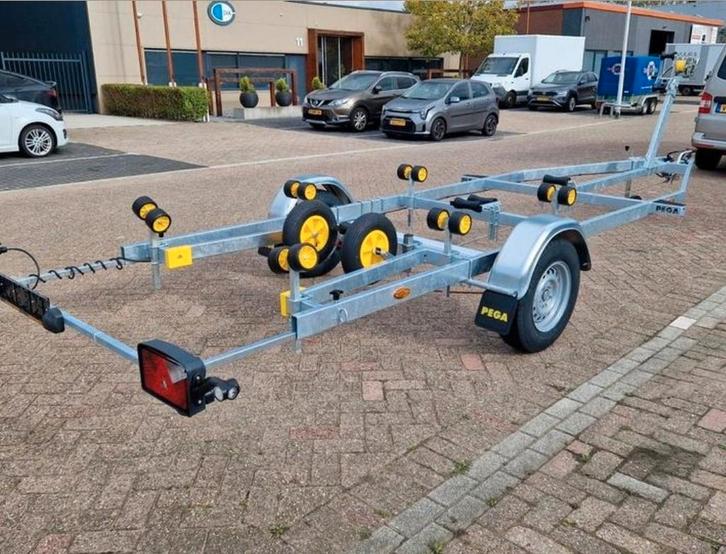 Pega VB 1350/625 voor Tenders en sloepen met motor in de bun, Watersport en Boten, Boottrailers, Minder dan 6 meter, Ophalen