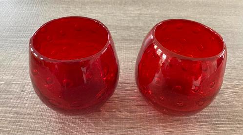 2 rode waxinelichtjes houders van glas, Huis en Inrichting, Woonaccessoires | Kandelaars en Kaarsen, Zo goed als nieuw, Minder dan 25 cm