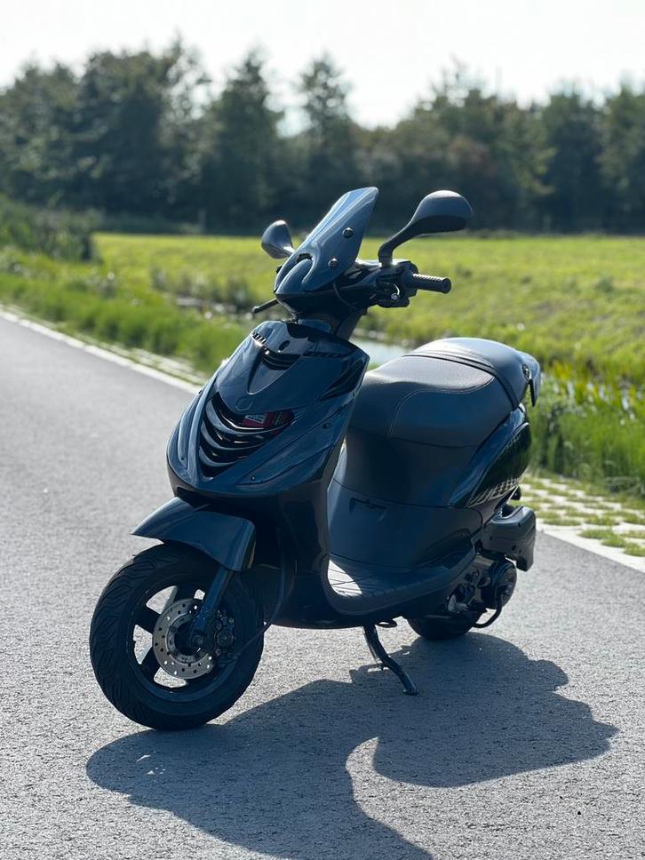 Zip 50cc 4 takt, Fietsen en Brommers, Brommeronderdelen | Scooters, Zo goed als nieuw, Ophalen of Verzenden
