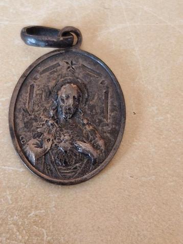 Antieke zilveren Medaille Religieus beschikbaar voor biedingen