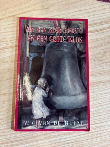 Van een klein meisje en een grote klok beschikbaar voor biedingen