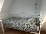 Meisjesbed met sierlijk metalen frame (incl. matras), Huis en Inrichting, Slaapkamer | Bedden, Ophalen, 90 cm, Eenpersoons, Wit