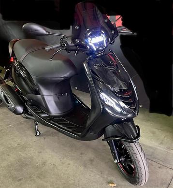 Piaggio zip blauw kenteken beschikbaar voor biedingen