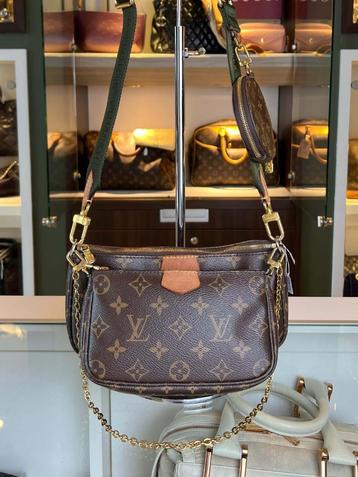 Louis Vuitton Multi Pochette Accessoires beschikbaar voor biedingen