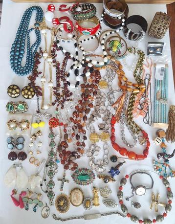 	Grote lot antieke en vintage sieraden in1koop , 1700 gramm beschikbaar voor biedingen