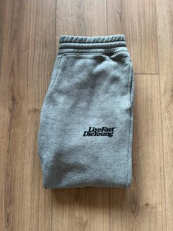 LFDY Basic Jogger Grey | L. beschikbaar voor biedingen