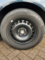 Winterbanden Audi A4 2013 op stalen velg, 205 mm, Banden en Velgen, 16 inch, Gebruikt