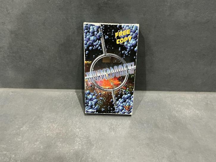 Thunderdome ’97 VHS (Free Copy) - Zeldzaam verzamelobject, Cd's en Dvd's, VHS | Documentaire, Tv en Muziek, Zo goed als nieuw