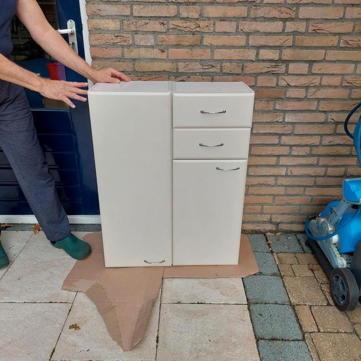 Badkamerkast in 2 delen - i.g.st. Op of naast elkaar, Huis en Inrichting, Kasten | Kledingkasten, 150 tot 200 cm, Minder dan 50 cm