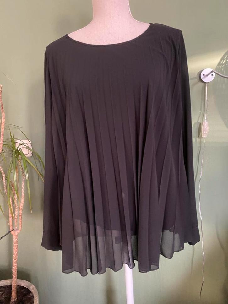 Elegante zwarte blouse LaSalle, Kleding | Dames, Blouses en Tunieken, Zo goed als nieuw, Maat 42/44 (L), Zwart, Ophalen of Verzenden