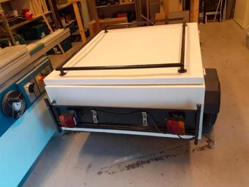 Degelijke bagage aanhanger met rubber vloer beschikbaar voor biedingen