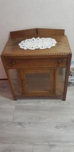Vintage houten kastje met glazen deuren, Huis en Inrichting, Ophalen of Verzenden