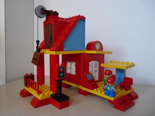 Duplo: Groot station voor de trein met takel. Treinstation, Kinderen en Baby's, Speelgoed | Duplo en Lego, Gebruikt, Duplo, Complete set