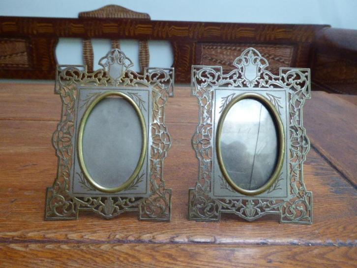 2 antieke metalen fotolijstjes, Antiek en Kunst, Antiek | Woonaccessoires, Ophalen of Verzenden
