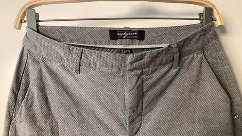 Mooie nette pantalon, kwaliteitsmerk Nickjean Amsterdam, S, Kleding | Dames, Broeken en Pantalons, Zo goed als nieuw, Grijs, Ophalen of Verzenden
