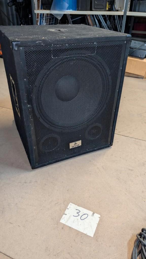 Subwoofer Devine B118 MKII, Muziek en Instrumenten, Versterkers | Keyboard, Monitor en PA, Gebruikt, Overige typen, 500 tot 1000 watt