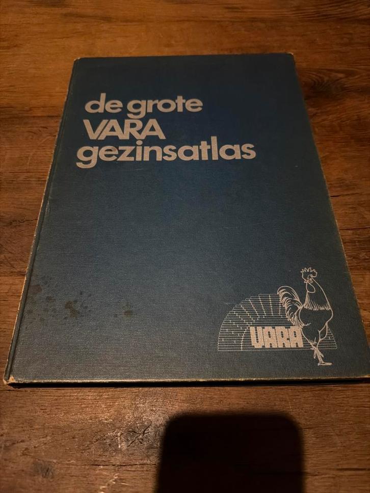 De Grote VARA Gezinsatlas, Boeken, Atlassen en Landkaarten, Gelezen, Overige atlassen, Wereld, 1800 tot 2000, Ophalen of Verzenden