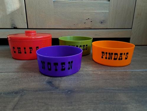 Vintage kunststof snack bakjes kleuren jaren 70 retrostijl, Verzamelen, Retro, Huis en Inrichting, Ophalen of Verzenden