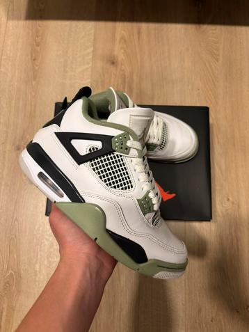 Jordan 4 Seafoam beschikbaar voor biedingen
