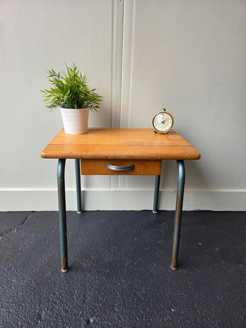 Vintage industriële schooltafel uit Frankrijk, Kinderen en Baby's, Kinderkamer | Tafels en Stoelen, Gebruikt, Tafel(s), Ophalen of Verzenden