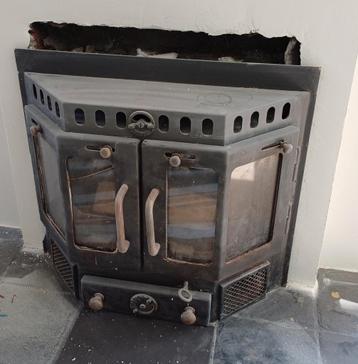 Hout kachel/ openhaard  beschikbaar voor biedingen