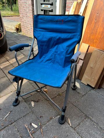 Campingstoeltjes, 3 groen 1 blauw beschikbaar voor biedingen