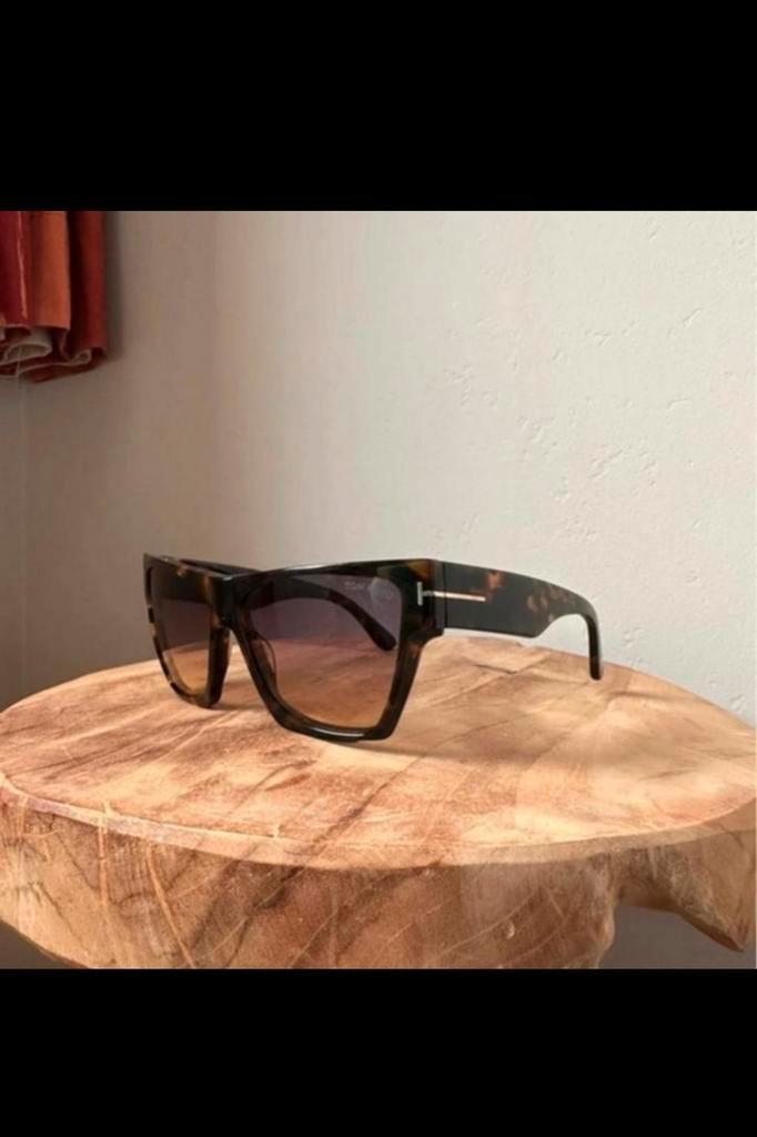 Nieuwe Tom Ford zonnebril, Sieraden, Tassen en Uiterlijk, Zonnebrillen en Brillen | Dames, Nieuw, Zonnebril, Overige merken, Ophalen of Verzenden